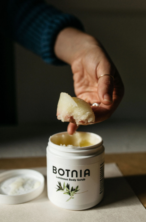 ( Plastic Jar ) Luminous Body Scrub