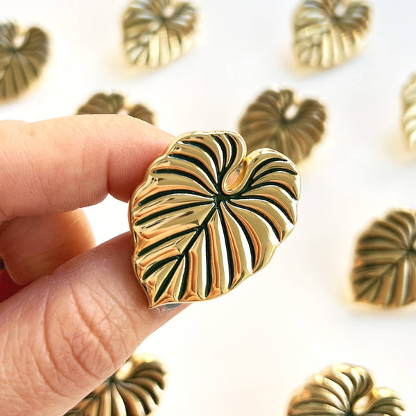 Gloriosum Leaf Lapel Pin